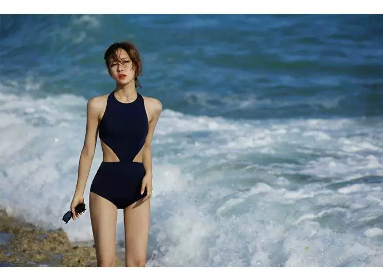 Kỳ nghỉ mới gợi cảm nữ hoàng hồ bơi retro backless áo tắm tam giác nữ ngực nhỏ là mỏng bảo thủ áo tắm một mảnh phụ nữ - Bộ đồ bơi One Piece