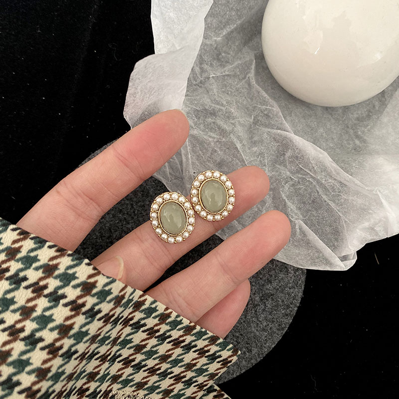 South Korea Earrings Senior Sensation Light Extravaganza 2022 New Tide Retro Otoli Women's Summer Niche Goddess Van Minimyo