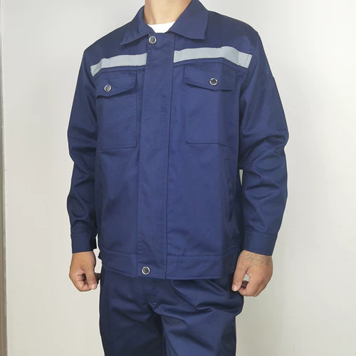 Полиэфир -коттон против прославной полосовой работы по ремонту одежды.