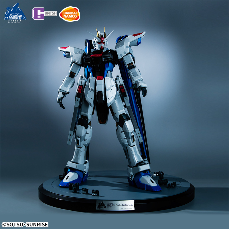 1/24 TheLife-Sized Freedom Gundam Statue MINATURE MODEL