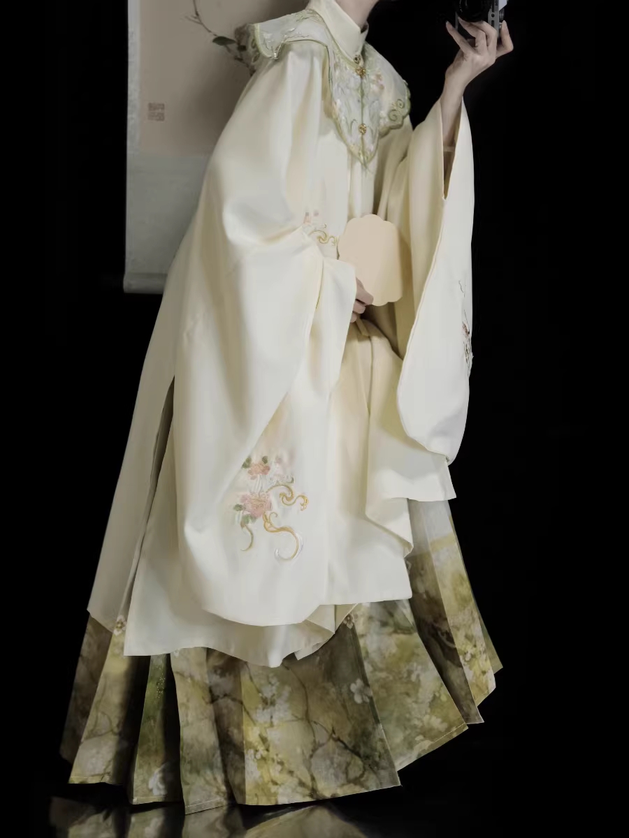 大码汉服女胖mm必备！明制中国风立领云肩刺绣马面裙，200斤也能