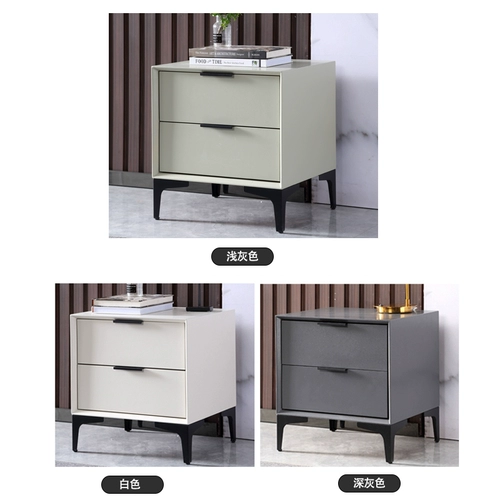 Пяти -летний магазин шесть цветов.