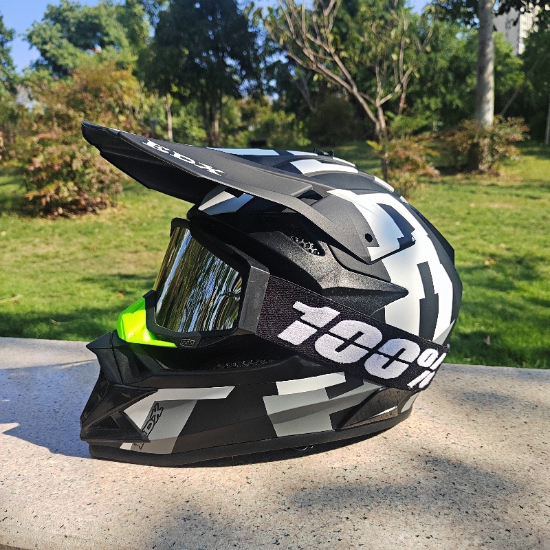 My New Downhill Mountain Bike Helmet for Children and Teenagers, Small Helmet for All Seasons, Unisex Safety Helmet