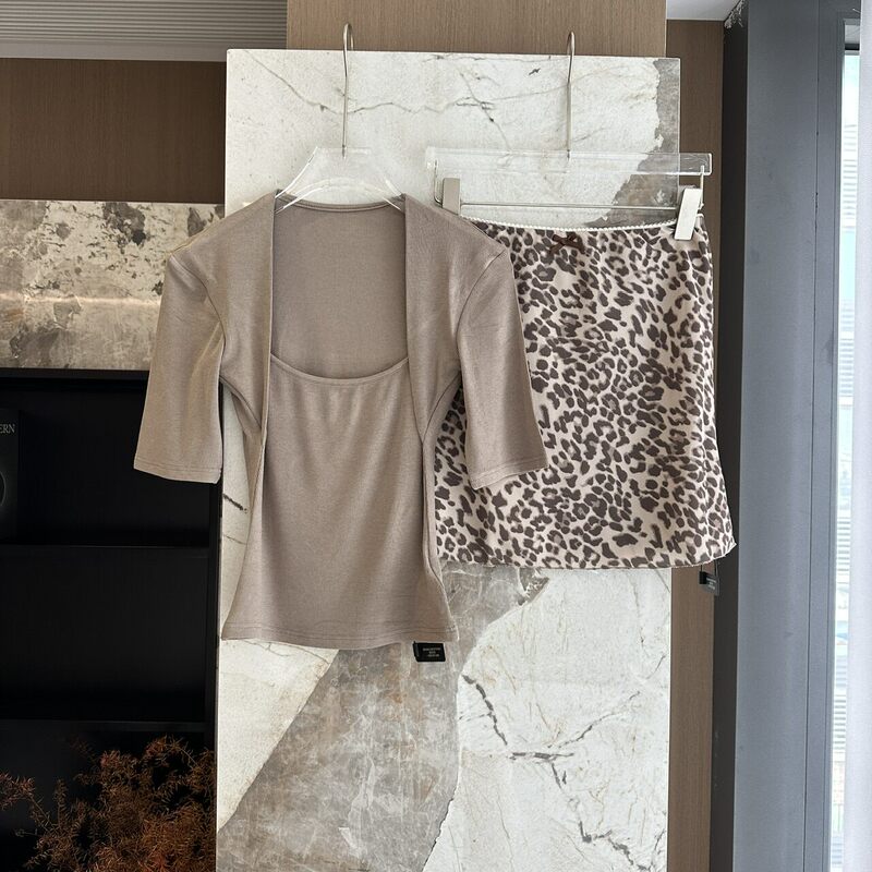 Seriously Selling the Perfect Figure-Flattering T-Shirt with a Stylish Design, Mid-Sleeve Knit Top for Women, Summer Slim-Fit T-Shirt Top Seriously Selling the Perfect Figure-Flattering T-Shirt with a Stylish Design, Mid-Sleeve Knit Top for Women, Summer Slim-Fit T-Shirt Top