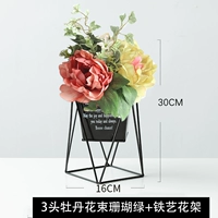 Букет из 3 кораллово-зеленых пионов + цветочный горшок