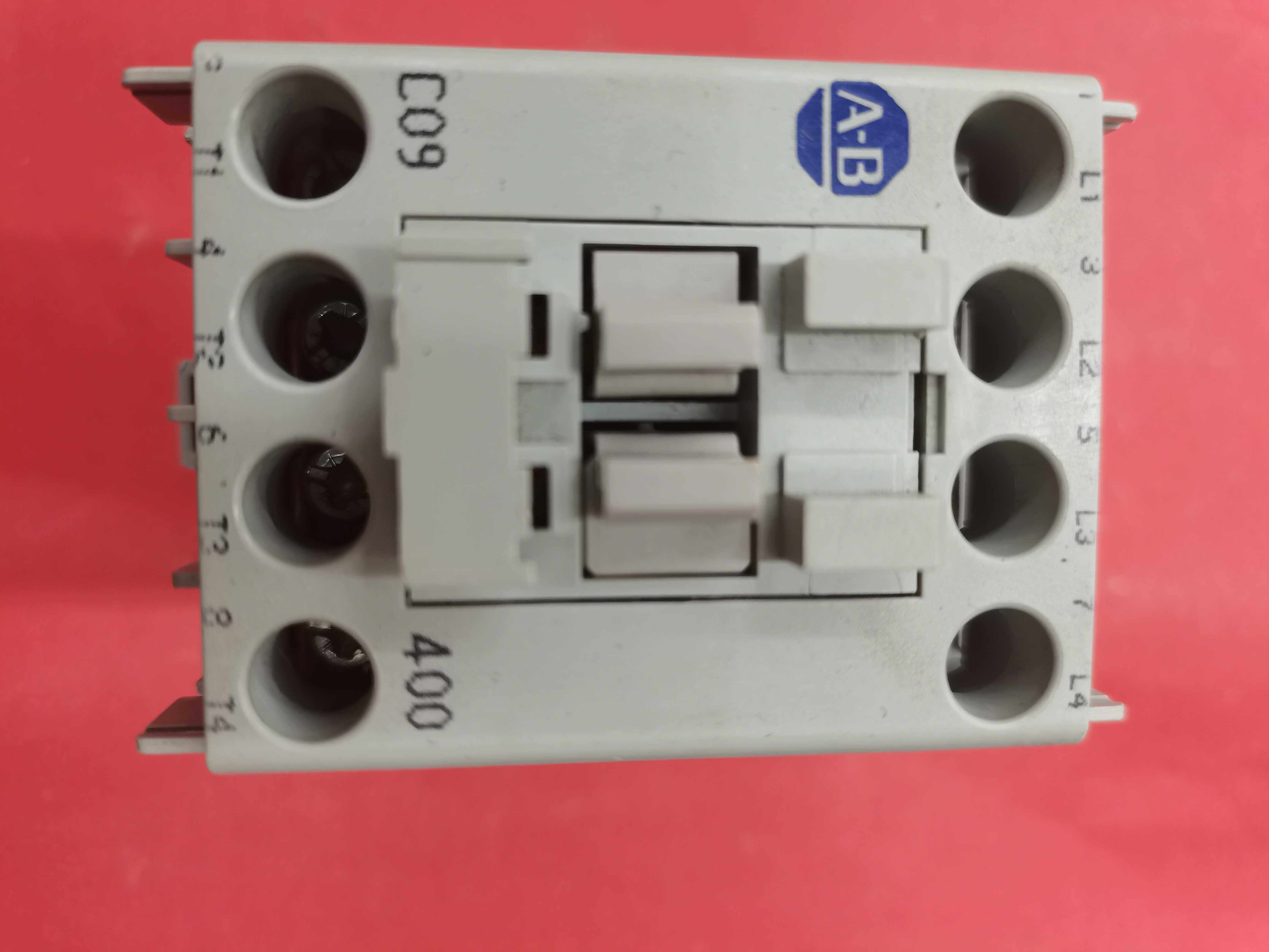 Nine percent new AB Rockwell contactor A-B C09 100-C09 * 400A 100-FSV136 110v