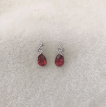 Spot red water drop type perforated earrings 5367543