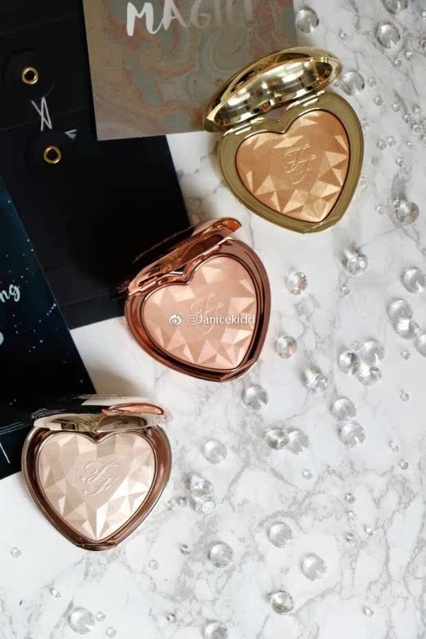 Pre-Defined Too Faced Love Light Prismatic Highlighter phấn bắt sáng