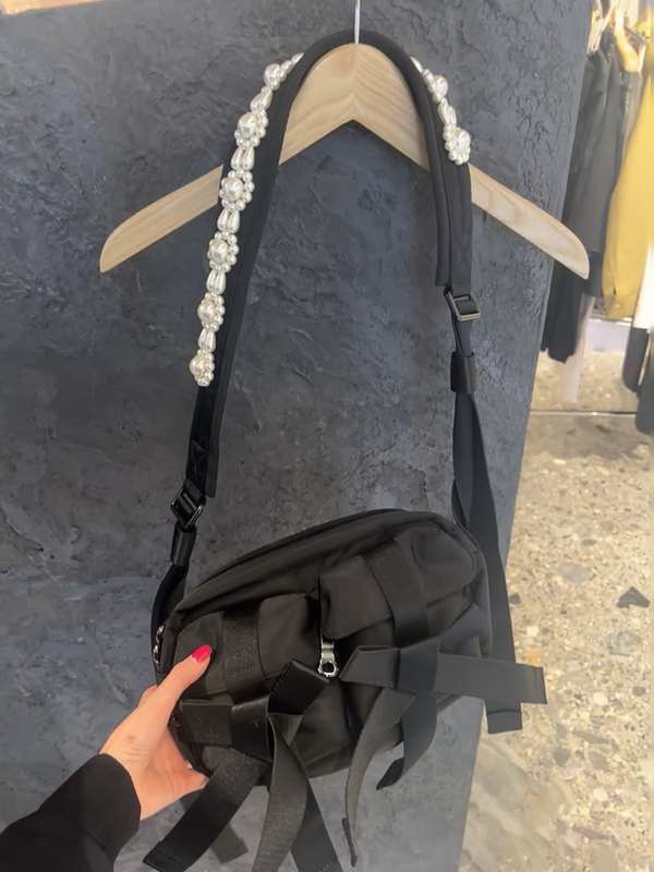Internet Celebrity Zhang Zixuan's Same Sexy One-Shoulder Cross-Body Bag Small Pearl Satin Bow Cloth Bag 2023 New Style for Women
