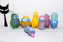 Fruit bear fighting Canada Q-Monster pet bite natural latex sound toy clay small monster