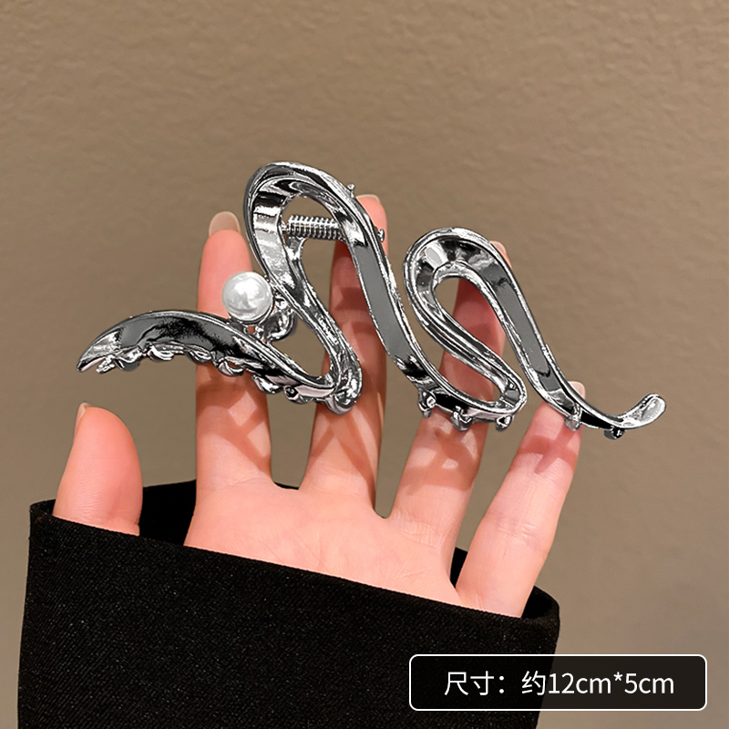 images 3:Silver large-scale grip clip senior hair clip female head spoon shark clip headdress red new card in 2023