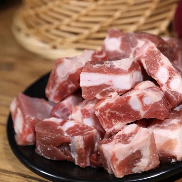 (Shunfeng) Fresh pig breastbone pork crisp bone pig cartilage pig cartilage pig cartilage pig pork ribs for sending halts