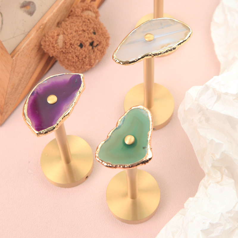 Light Luxury Creative Agate Shell Brass Curtain Hooks Nordic Foyer Living Room Decorative Wall Hooks Wall-Mounted No Drilling Required