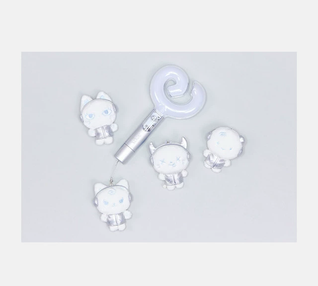 [Готовые запасы] кулон куклы aespa 9см, карамельная ДОЛЕВАЯ KEYRING SILVER VER