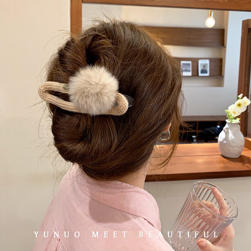 Autumn and winter plush ball hairpin elegant clip on the back of the head sweet hairpin shark clip headdress large duckbill clip