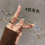 Очки «кошачий глаз» в маленькой золотой оправе от Roonz Rongzai для женщин с близорукостью могут быть оснащены высокоточной оправой для глаз без макияжа.