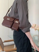 Коричневый