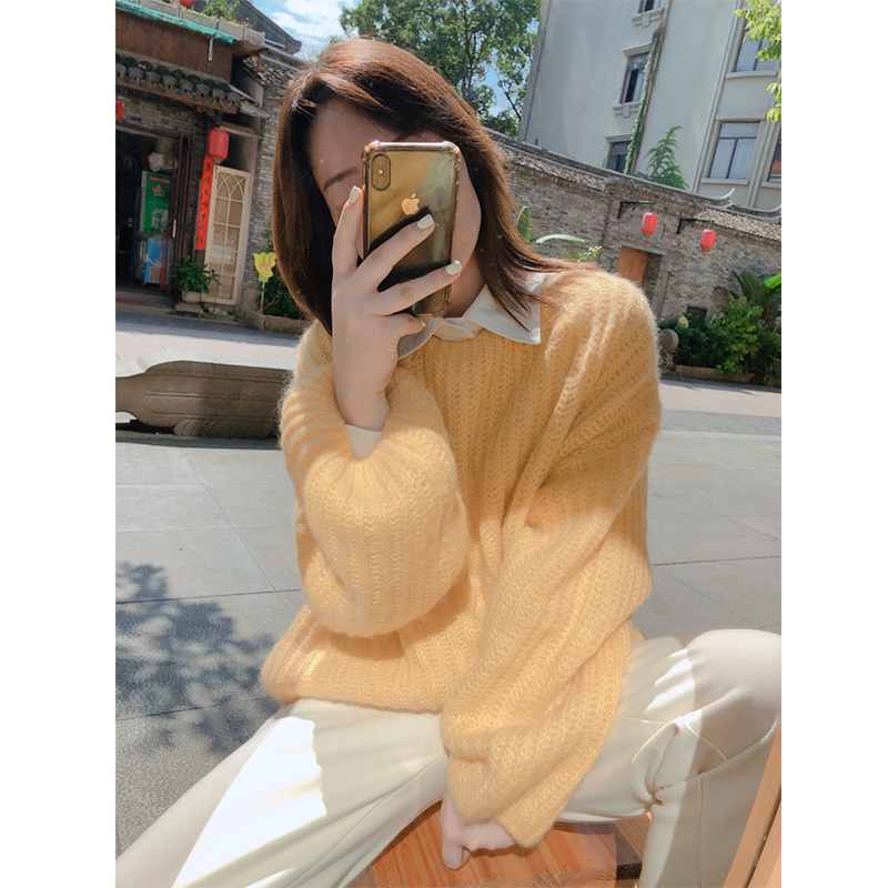 2022 New Lazy Wind Beating Bottom Sweater Women's Spring Autumn Relaxation Outside Wearing Retro Port Wind Day Department Short and thin Spring Festival