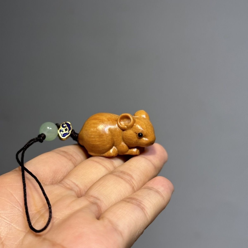Sandalwood Carved Cute Little Mouse Hand-Held Ornament, Solid Wood Twelve Zodiac Rat Small Hamster Phone Charm Keychain Sandalwood Carved Cute Little Mouse Hand-Held Ornament, Solid Wood Twelve Zodiac Rat Small Hamster Phone Charm Keychain