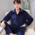 Lắc mens cùng flannel pajama bộ dày dài tay san hô nhung cardigan đồ ngủ mùa thu và mùa đông lật. 