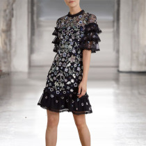 sandro sfpro European station star with the same spring and summer round neck flared sleeve heavy industry mesh medium dress