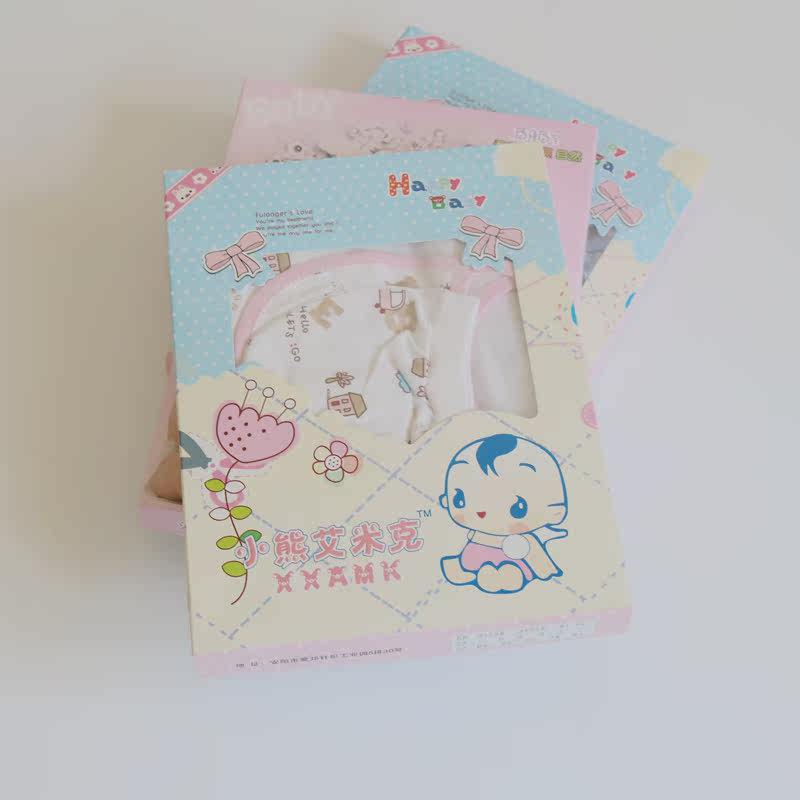 Coffret cadeau pour bébé - vêtements - Ref 1953228 Image 6