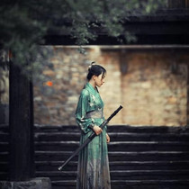 Forenhan dress * Raycrane Arrow cuff * < will be attributed > can be made with a tracer robe to figure out