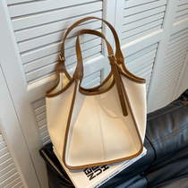 Mommy bag large capacity 2022 new mom going out commuting bag portable high-end lightweight tote bag mother and baby bag