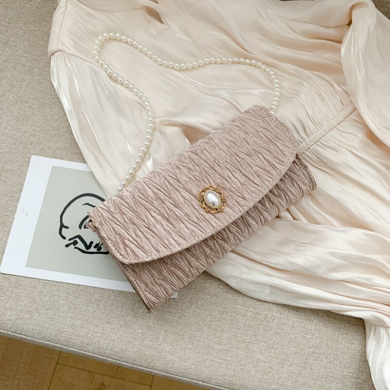 Wearing a cheongsam bag summer vintage crossbody with pearl hand-held temperament fairy evening bag chain bag