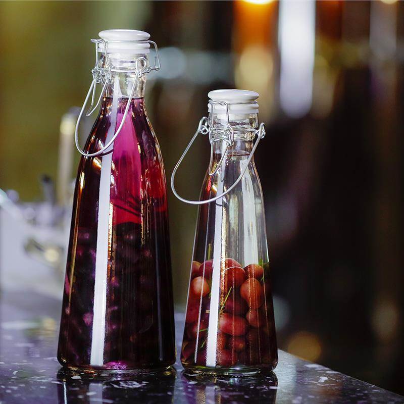 Clear Clean Wine Bottle with Light Creative Glass Bottle Sealing Can with Lid Wine Wine Bottle