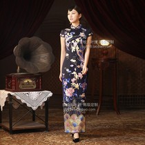 Shanghai Jade Leaf high-end custom Tibetan blue Mulberry silk Royal full embroidered retro cheongsam mother cheongsam