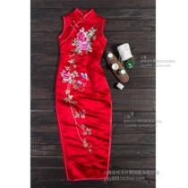 Duanfang Zhenghong bride silk embroidery colorful butterfly peony string long cheongsam toast banquet wedding dress photo