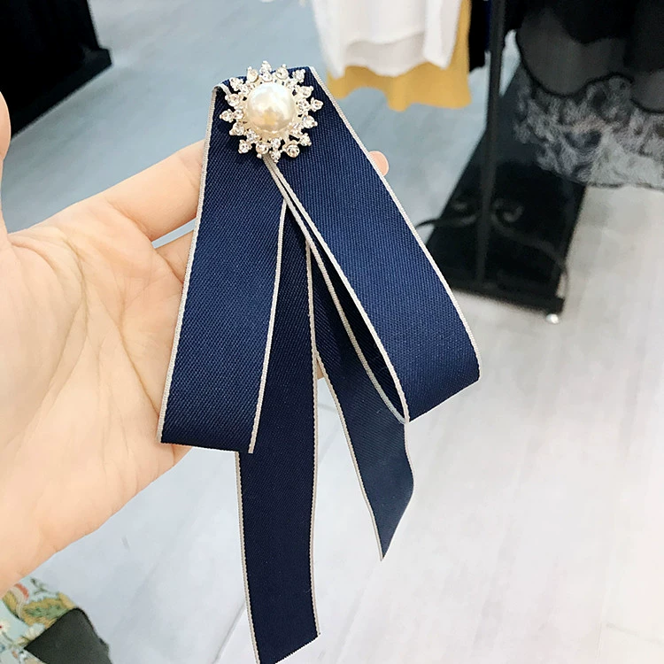 Phiên bản Hàn Quốc của mùa xuân mới nhỏ đại học gió ngọc trai khoan dài phao dẫn cổ áo sơ mi hoa phụ kiện pin trâm - Trâm cài huy hiệu cài áo kute