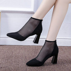 ເກີບແຕະຄົນດັງທາງອິນເຕີເນັດຂອງແມ່ຍິງຕາຫນ່າງແຫຼມແຫຼມ heel ສູງ heels ສູງ 2023 ລະດູຮ້ອນແບບໃຫມ່ Roman versatility mesh boots sandals hollow sandals