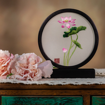 Hunan Chuanli 15cm diameter Ruyi round screen pure silk hand embroidery portable public business Hunan characteristic companion product