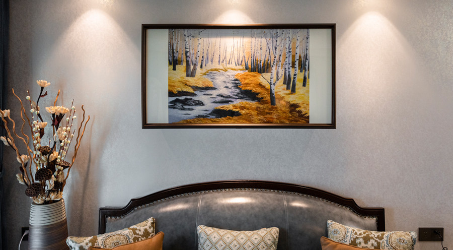 Xiangzhuan Lilly pure handmade real silk Xiang embroidery with great full-full embroidered white birch forest landscape scenery hanging picture scroll can table frame