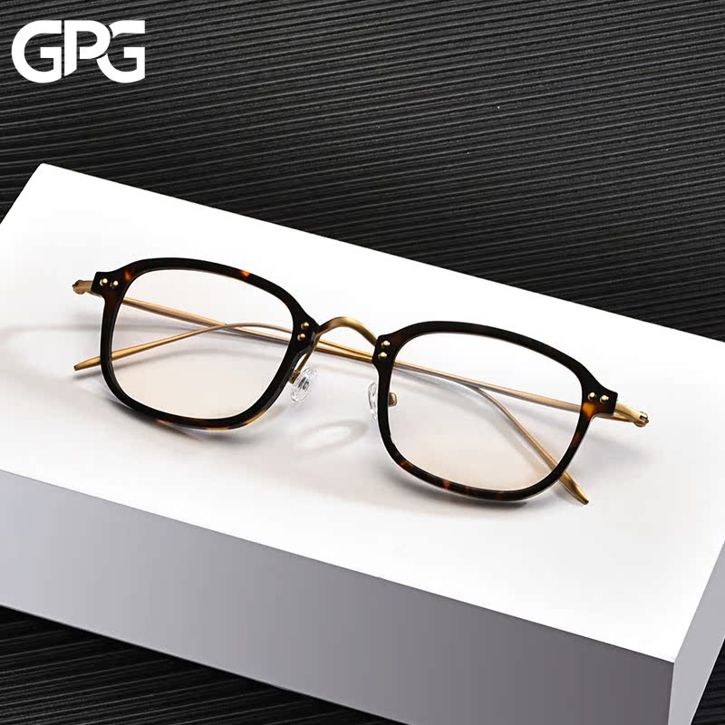 Designer Classical hawksbill gold small box Japanese hand made plates pure titanium spectacle frame Men and women with high myopia