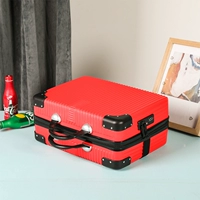 Красный [замороженный угол булочки]