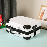 Белый [замороженный угол булочки]