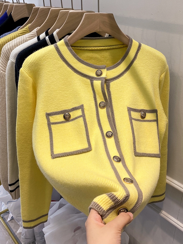 Small fragrance coloured long sleeve knitted sweater 2022 new loose lean sweater casual coat