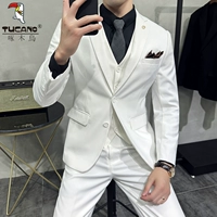 Белая куртка, галстук