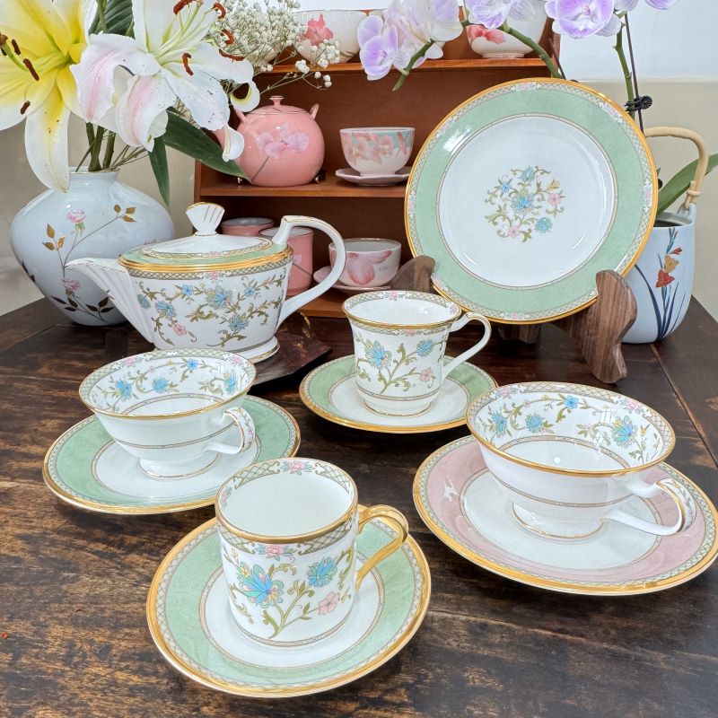 Noritake Japan-Made Authentic Magic Lamp Pink Green Blue Yoshino Cherry Blossom Coffee Black Tea Mocha Cup and Saucer