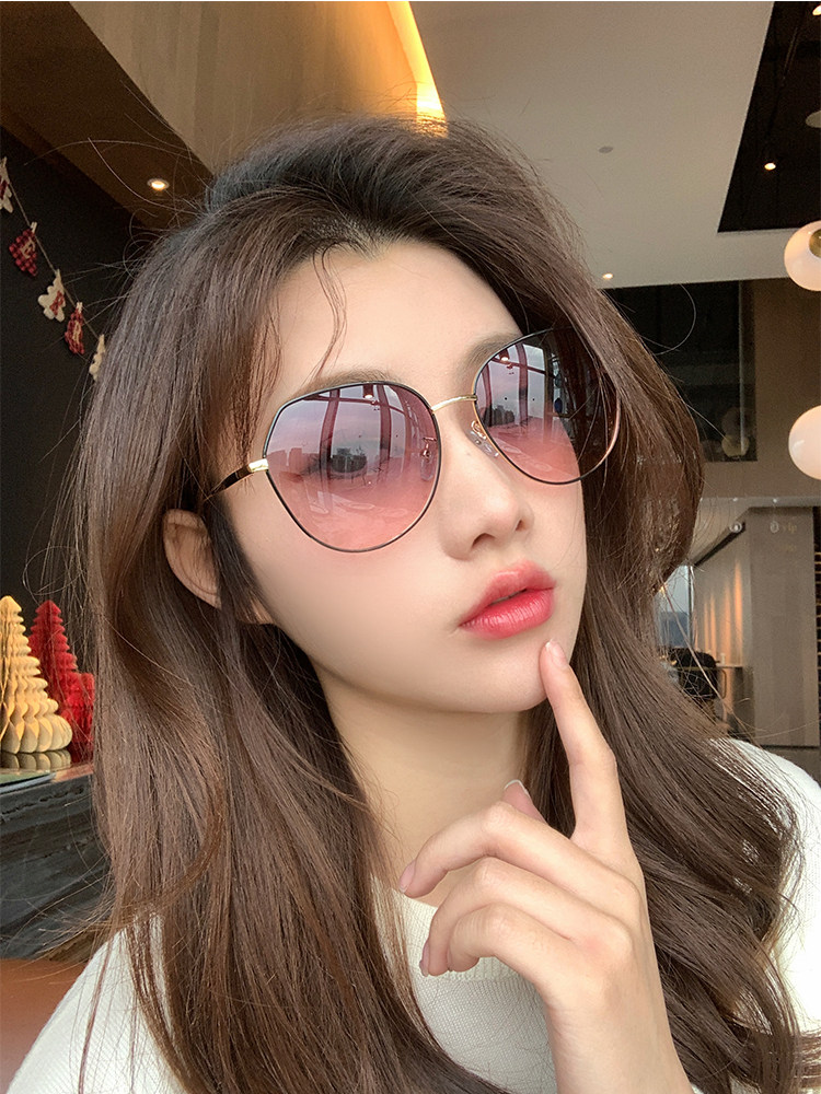 2025 New Style Sunglasses for Women, High-End, Special for Driving, Anti-Uv Sunglasses, Suitable for Large Faces, Slimming Effect, for Nearsightedness