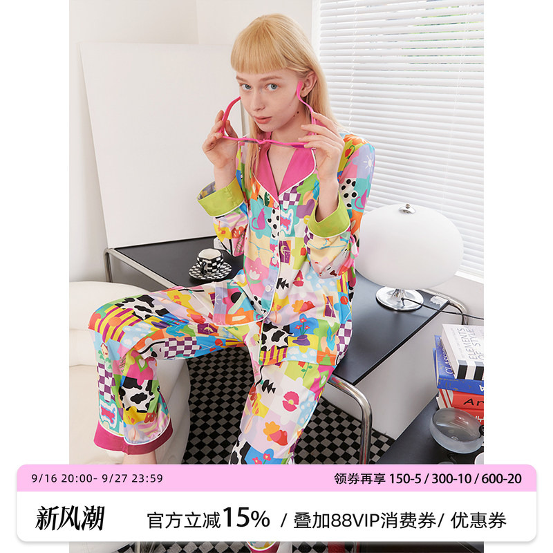 Tian Xiwei's Same Style Roomance Cartoon Print Ice Silk Pajamas for Women, Autumn and Spring Loungewear Two-Piece Set Tian Xiwei's Same Style Roomance Cartoon Print Ice Silk Pajamas for Women, Autumn and Spring Loungewear Two-Piece Set