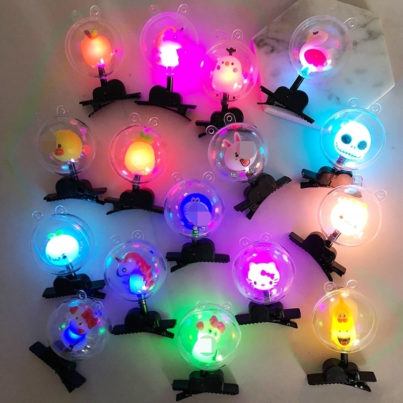 Microcommercial Event Small Gift Sweep Code Sweep Street Offline Drainage Small Gift Luminous Cartoon Pendant Night Market Push New Products-Taobao