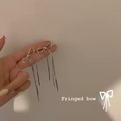 Ear hanging earrings Super fairy new ear refining 2020 explosive earrings personality design sense round face bite ear ear needle simple