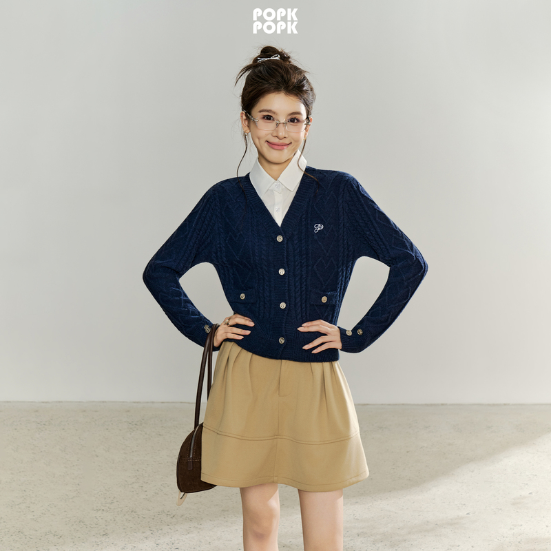 Popk2026 New Autumn and Winter Style College V-Neck Fake Two-Piece Knitted Cardigan Women's Short Slim-Fit Gold Button Sweater Set Popk2026 New Autumn and Winter Style College V-Neck Fake Two-Piece Knitted Cardigan Women's Short Slim-Fit Gold Button Sweater Set