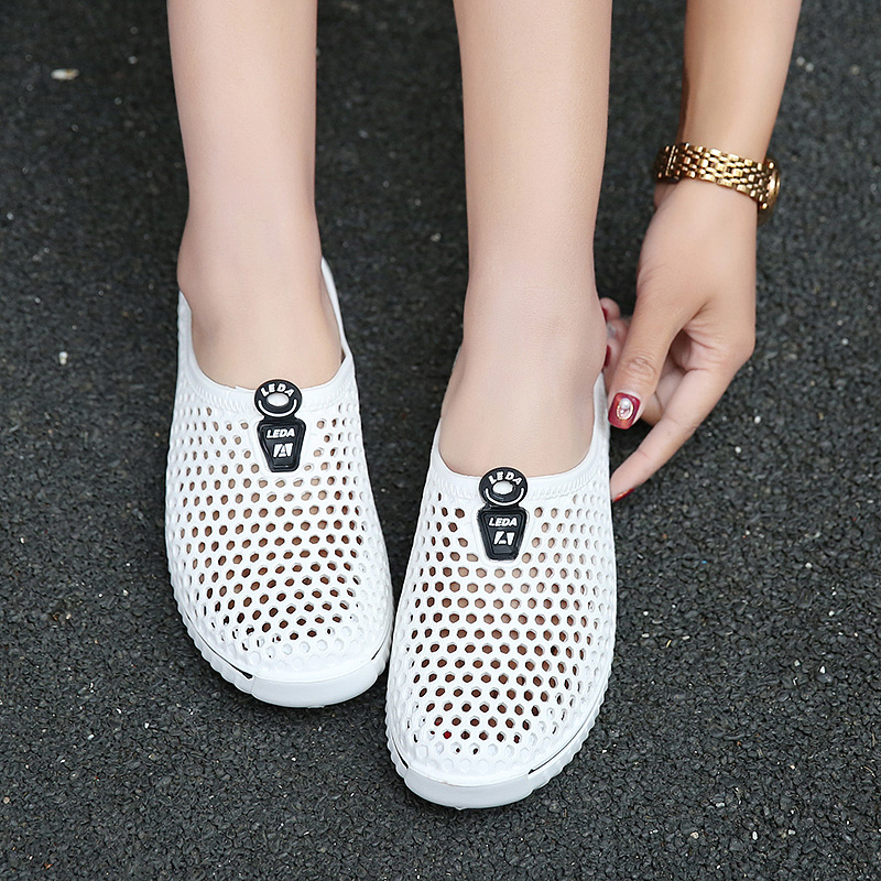 Summer breathable Baotou half slippers women's beach shoes women's slippers seaside hole shoes slippers women's summer fashion outerwear