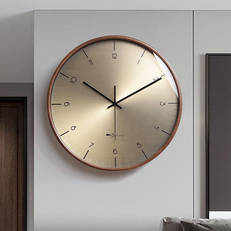 Modern minimalist brass hanging clocks Home Atmosphere Fashion Decorative Watch Living Room Quartz Hanging Wall Art Light Extravagant clock