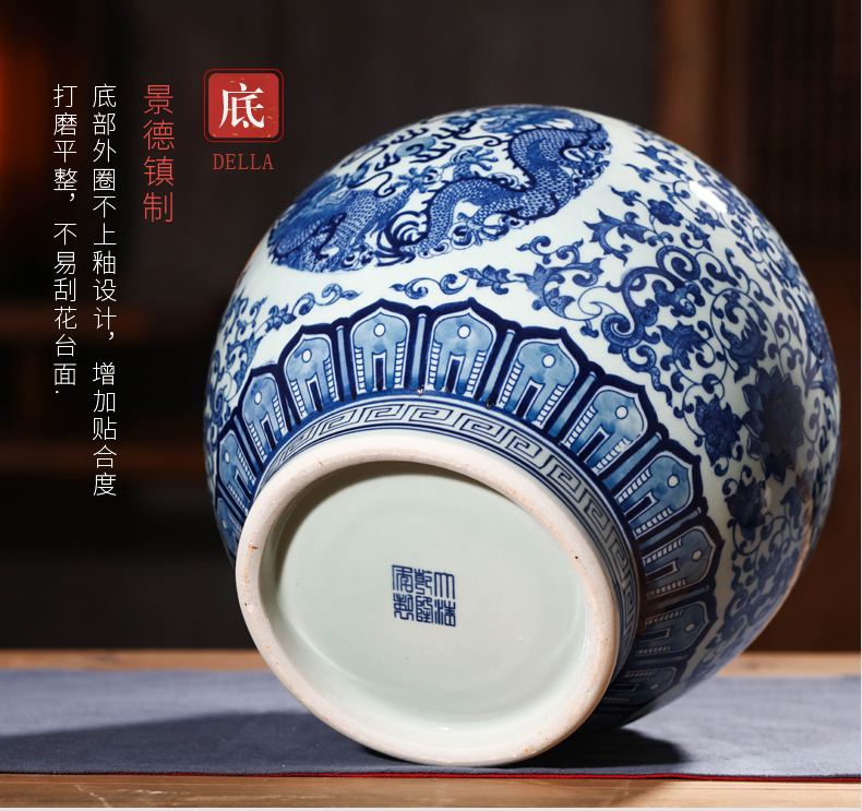 Jingdezhen ceramic terms bottle is blue and white porcelain jars hip 10 jins to hand - made of pomegranate it empty wine bottles of liquor